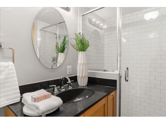 1845 Se REEDWAY St, Portland, OR 97202