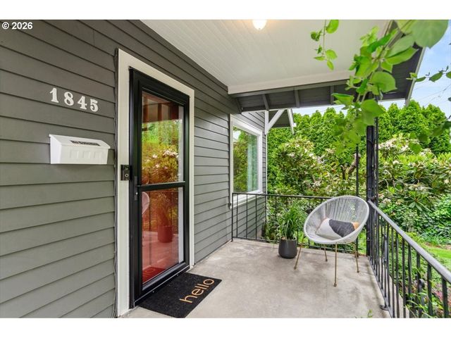 1845 Se REEDWAY St, Portland, OR 97202