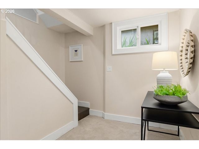 1845 Se REEDWAY St, Portland, OR 97202