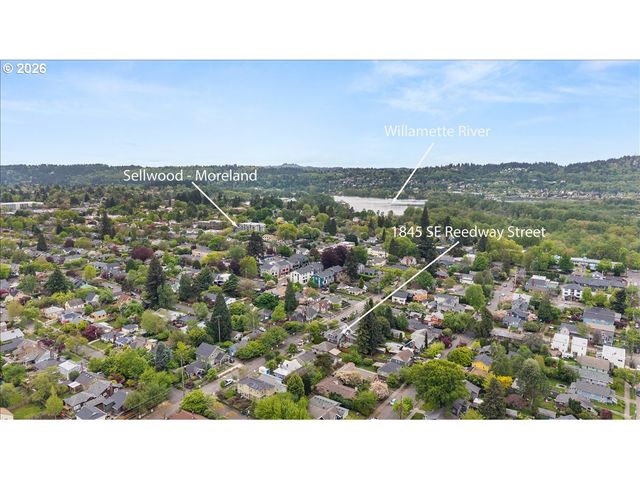 1845 Se REEDWAY St, Portland, OR 97202