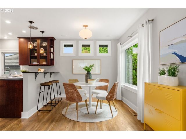 1845 Se REEDWAY St, Portland, OR 97202