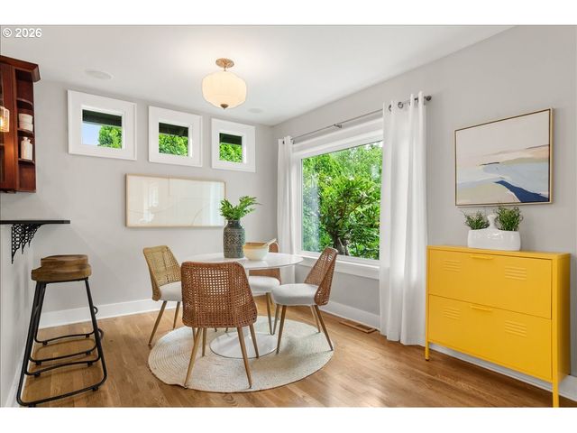 1845 Se REEDWAY St, Portland, OR 97202