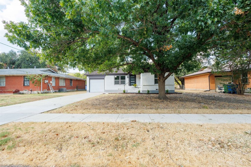 1011 E Alan Avenue, Carrollton, TX 75006 — photo 2