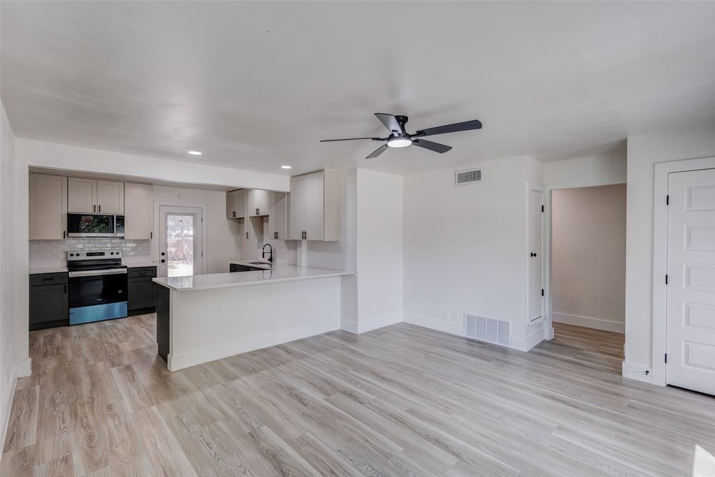 1011 E Alan Avenue, Carrollton, TX 75006 — photo 5