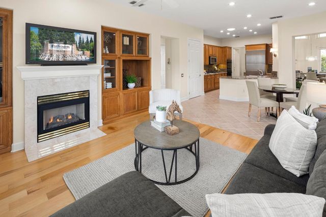 755 Castleberry Ln, Lincoln, CA 95648