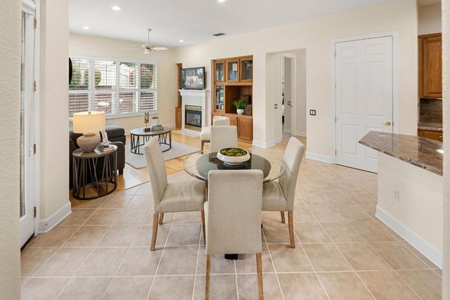 755 Castleberry Ln, Lincoln, CA 95648