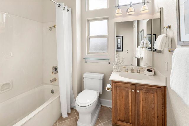 755 Castleberry Ln, Lincoln, CA 95648