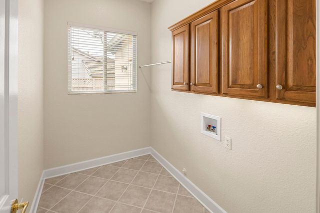 755 Castleberry Ln, Lincoln, CA 95648