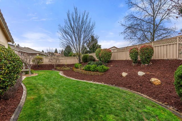 755 Castleberry Ln, Lincoln, CA 95648