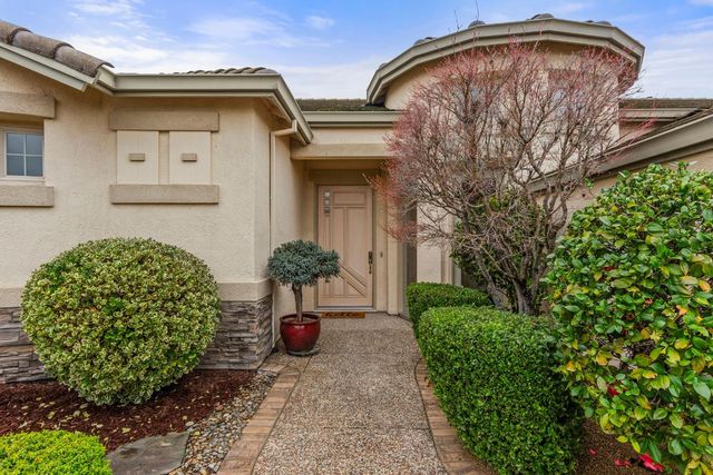 755 Castleberry Ln, Lincoln, CA 95648