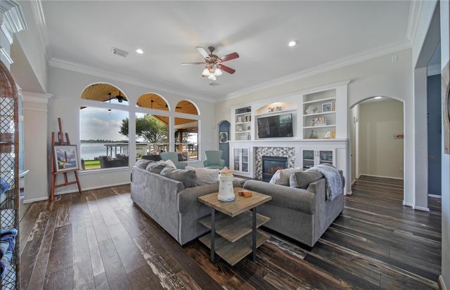 9698 E Shore Drive, Willis, TX 77318