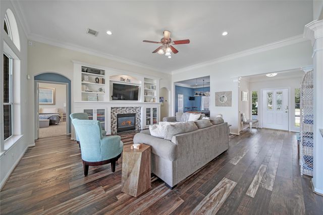 9698 E Shore Drive, Willis, TX 77318