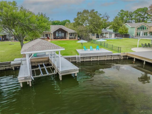 9698 E Shore Drive, Willis, TX 77318