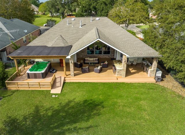 9698 E Shore Drive, Willis, TX 77318