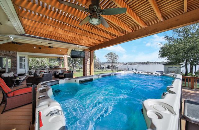 9698 E Shore Drive, Willis, TX 77318