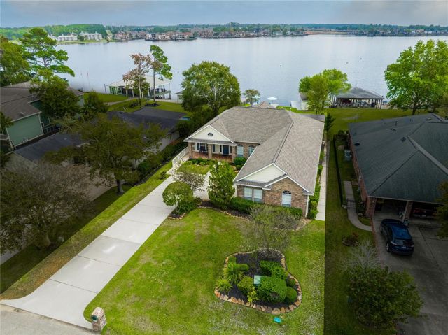 9698 E Shore Drive, Willis, TX 77318