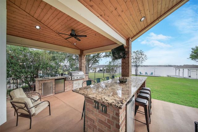 9698 E Shore Drive, Willis, TX 77318
