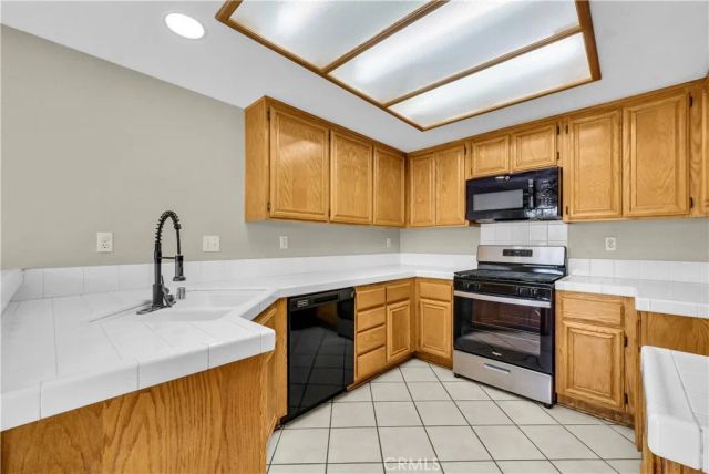 2220 Ascot Street, Corona, CA 92879