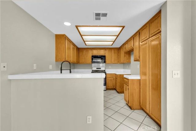 2220 Ascot Street, Corona, CA 92879