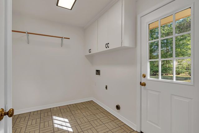 1900 Beth Dr., Longview, TX 75605