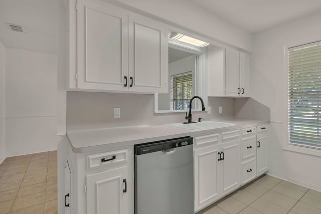 1900 Beth Dr., Longview, TX 75605