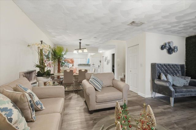 9240 NW 14th Street 270, Pembroke Pines, FL 33024