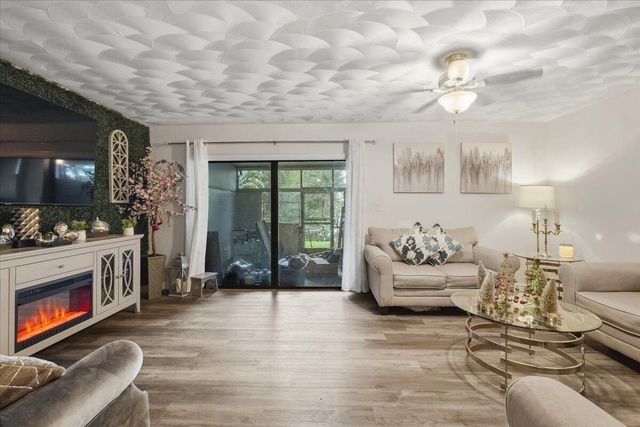 9240 NW 14th Street 270, Pembroke Pines, FL 33024