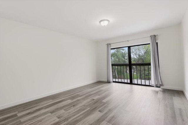 9240 NW 14th Street 270, Pembroke Pines, FL 33024