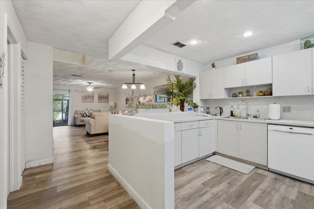 9240 NW 14th Street 270, Pembroke Pines, FL 33024