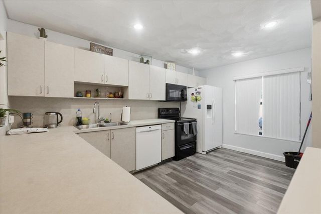 9240 NW 14th Street 270, Pembroke Pines, FL 33024