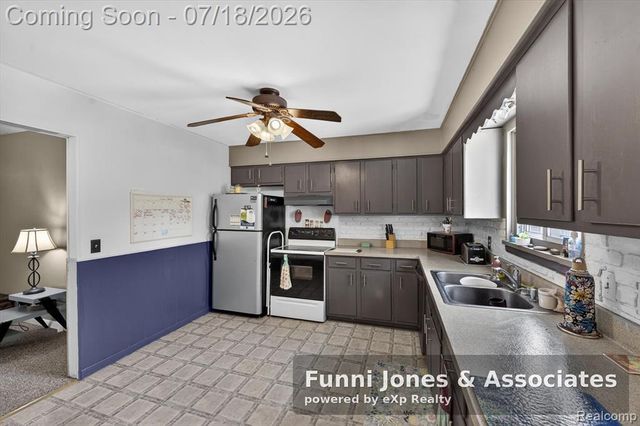 9650 Woodland Court, Ypsilanti, MI 48197