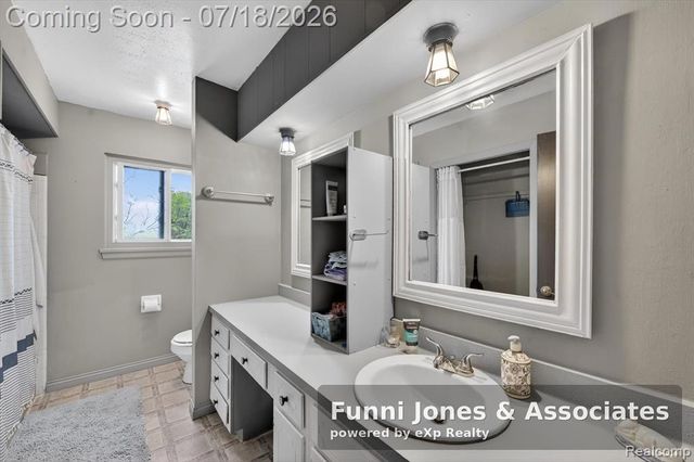 9650 Woodland Court, Ypsilanti, MI 48197