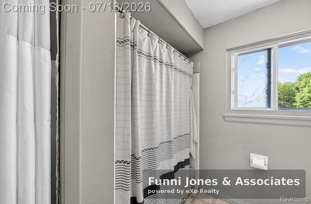 9650 Woodland Court, Ypsilanti, MI 48197