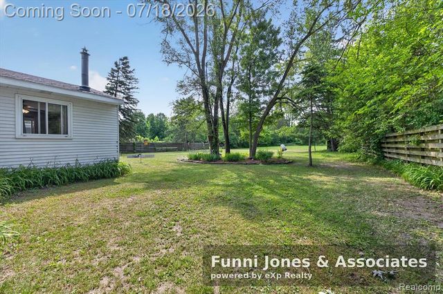 9650 Woodland Court, Ypsilanti, MI 48197