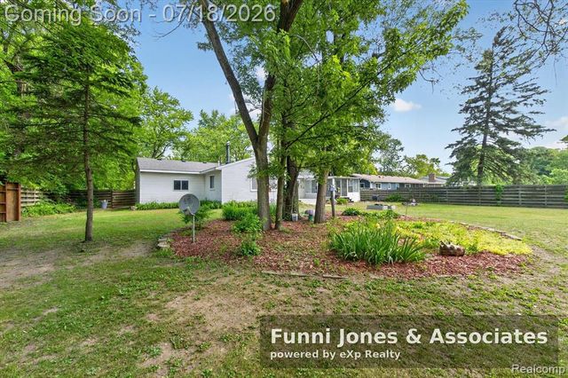 9650 Woodland Court, Ypsilanti, MI 48197