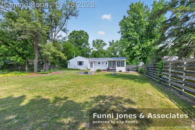 9650 Woodland Court, Ypsilanti, MI 48197