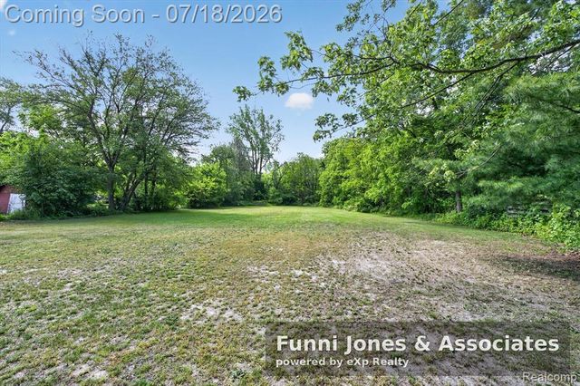 9650 Woodland Court, Ypsilanti, MI 48197