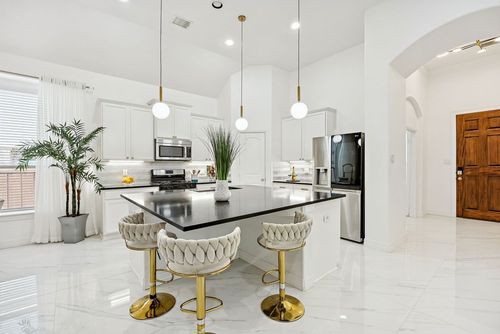 2801 White Rock Creek Drive, Mckinney, TX 75072