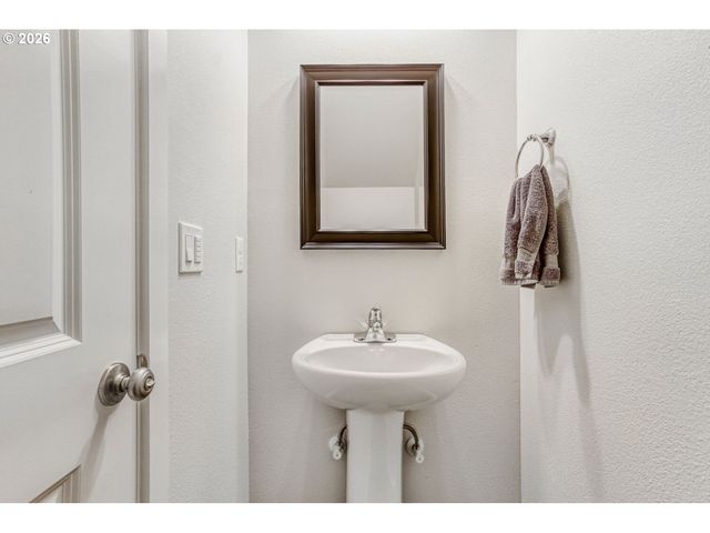 3131 S LINDEN St, Cornelius, OR 97113