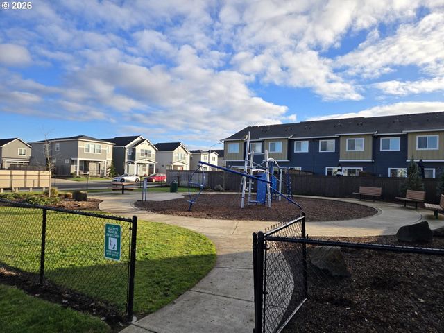 3131 S LINDEN St, Cornelius, OR 97113