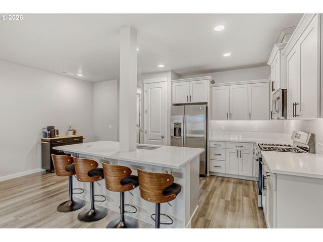 3131 S LINDEN St, Cornelius, OR 97113