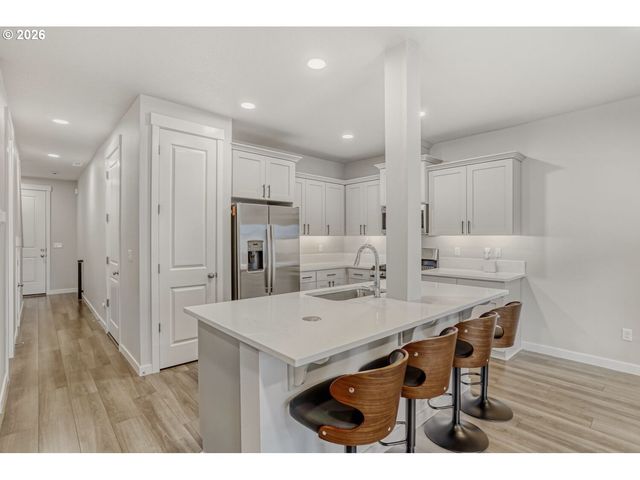 3131 S LINDEN St, Cornelius, OR 97113