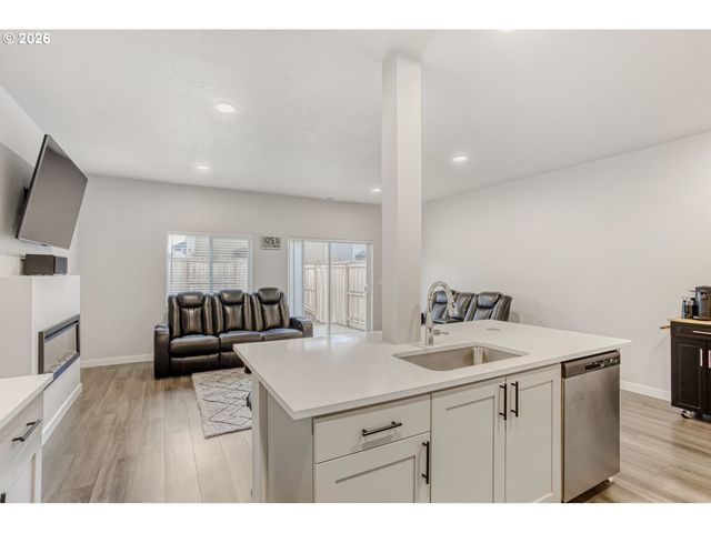 3131 S LINDEN St, Cornelius, OR 97113