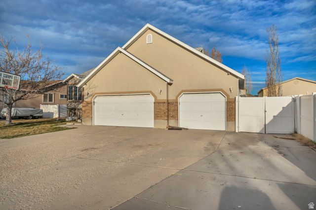 2887 S ENSIGN DR, Magna, UT 84044