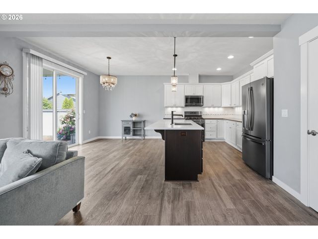 1814 Se 11TH Ave, Canby, OR 97013