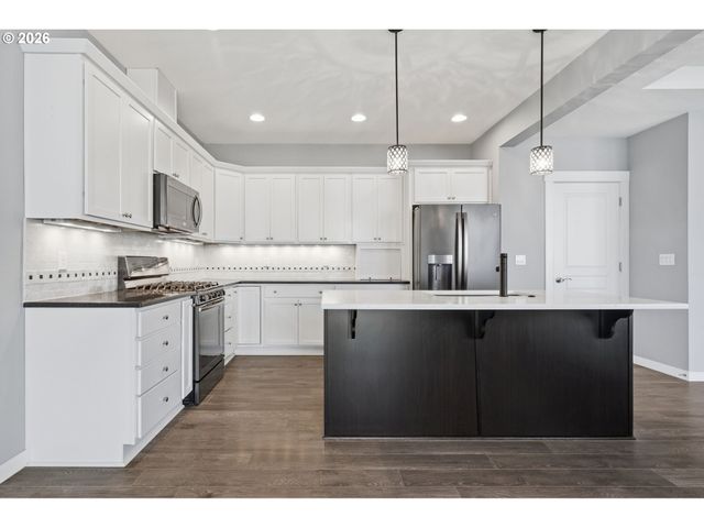 1814 Se 11TH Ave, Canby, OR 97013