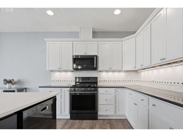 1814 Se 11TH Ave, Canby, OR 97013