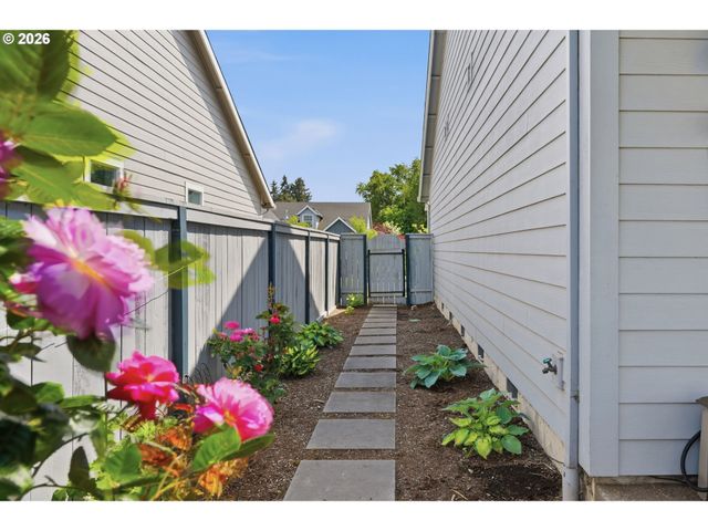 1814 Se 11TH Ave, Canby, OR 97013