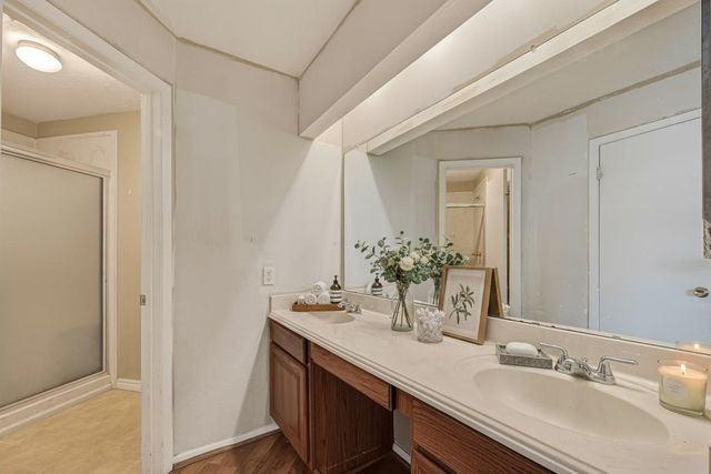 10135 Shell Rock Road, La Porte, TX 77571