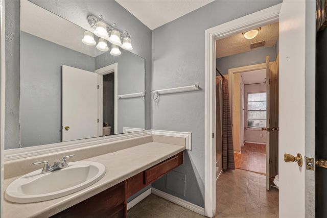 10135 Shell Rock Road, La Porte, TX 77571